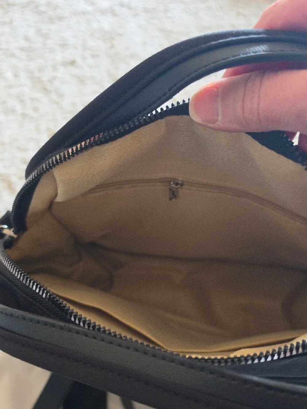 Pomma Lyona Black Crossbody Bag. New